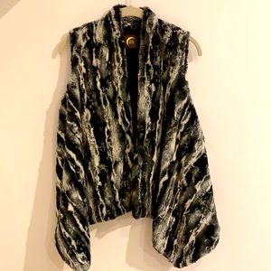 Women’s Faux fFur Vest